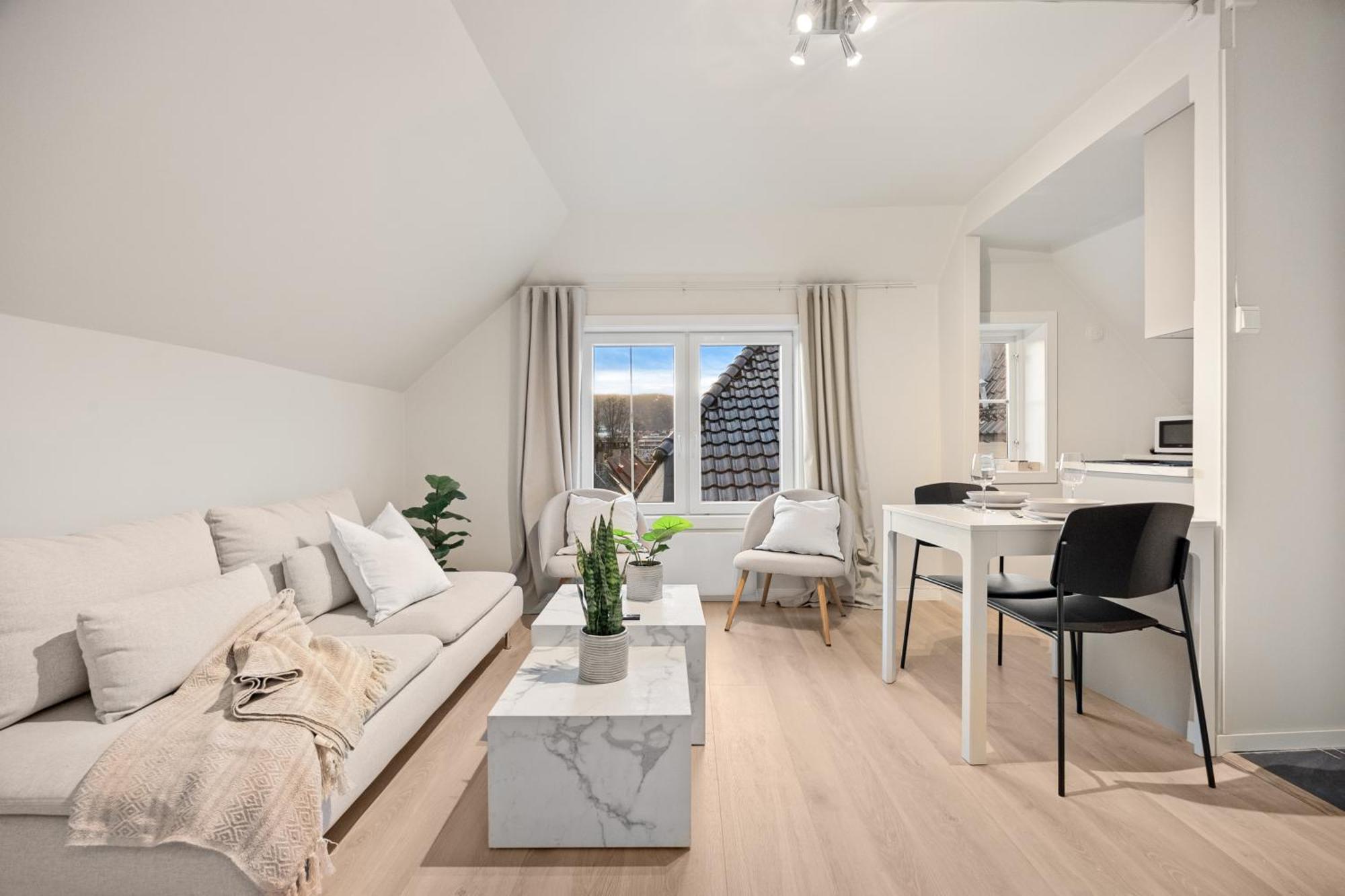Апартаменты View To Bryggen - Renovated Dec 24 - Historic Cobblestone Street Берген Экстерьер фото